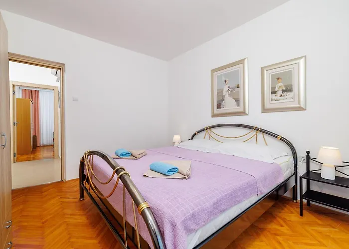 Pinty Apartment Jadranovo