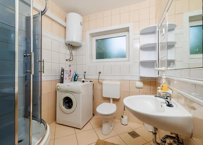 Pinty Apartment Jadranovo