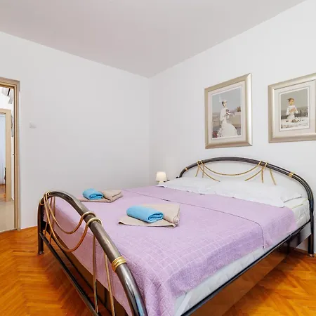 Pinty Apartment Jadranovo