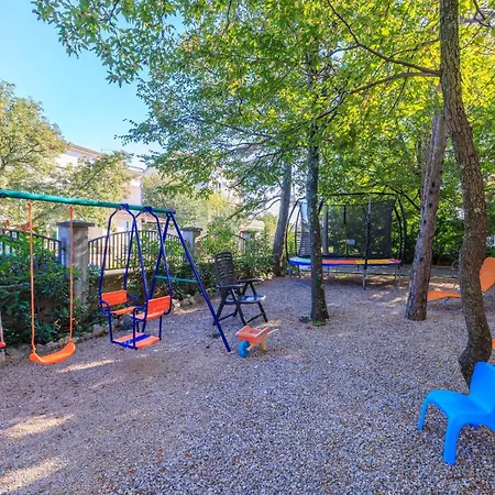 Pinty Apartment Jadranovo