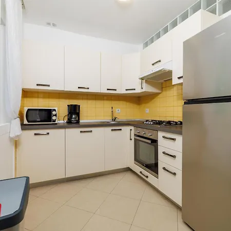 Pinty Apartment *