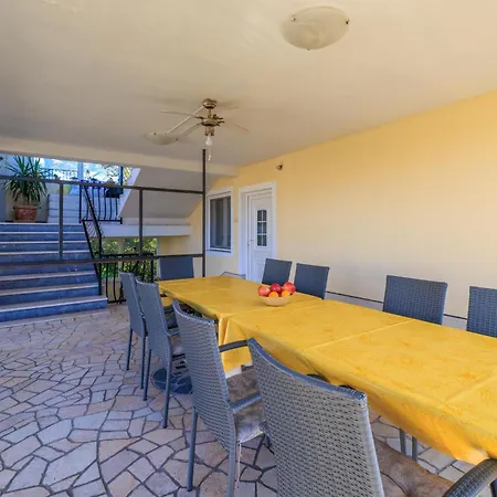 Pinty Apartment