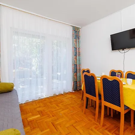 Pinty Apartment Jadranovo